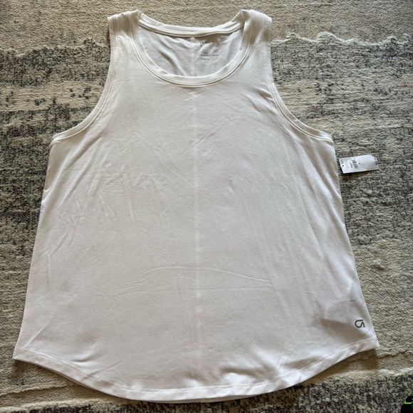 🆕 GapFit moisture wicking dolphin hem relaxed crew neck workout tank top - Picture 1 of 10